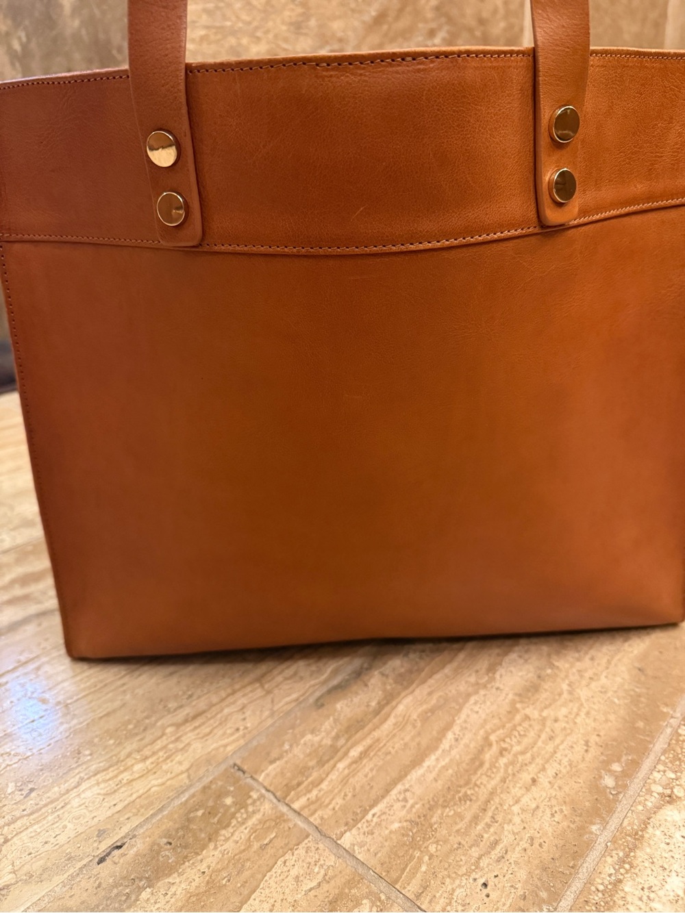 Mark & Graham Large Essential Leather Tote in Camel with Gold Hardware and strap - Picture 5 of 13